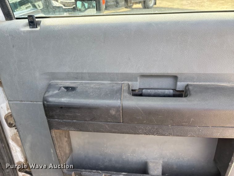 image for item EC8040 2013 Ford F350 Super Duty Crew Cab pickup truck