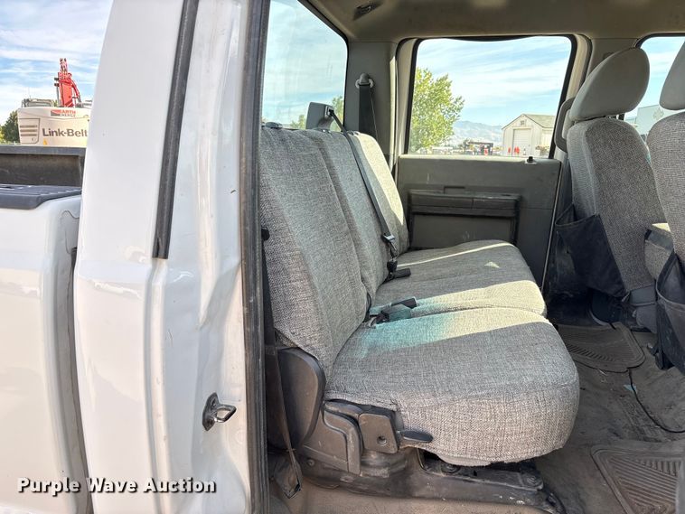 image for item EC8040 2013 Ford F350 Super Duty Crew Cab pickup truck