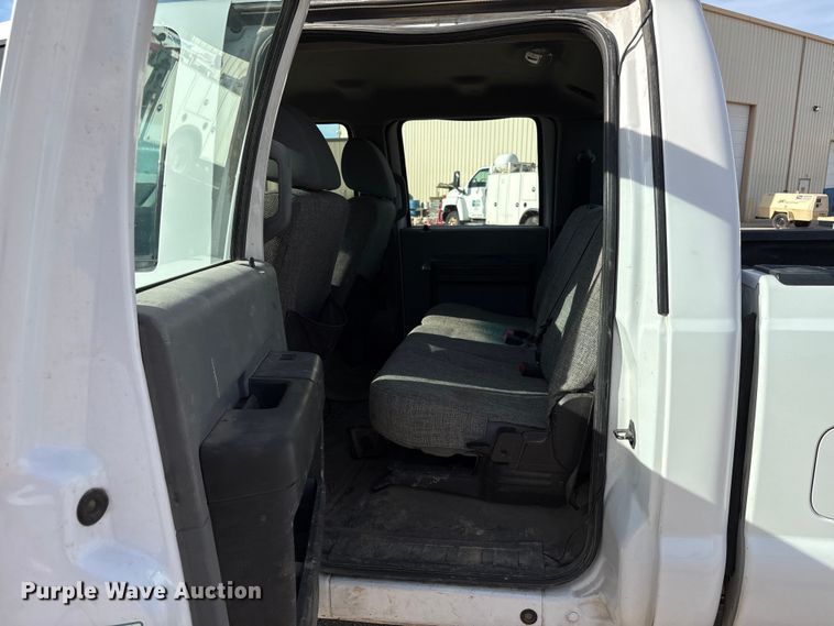 image for item EC8040 2013 Ford F350 Super Duty Crew Cab pickup truck