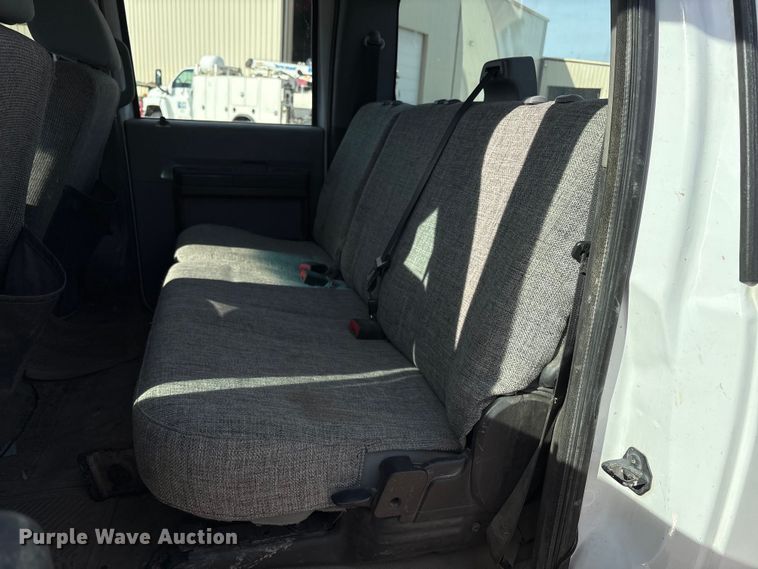 image for item EC8040 2013 Ford F350 Super Duty Crew Cab pickup truck