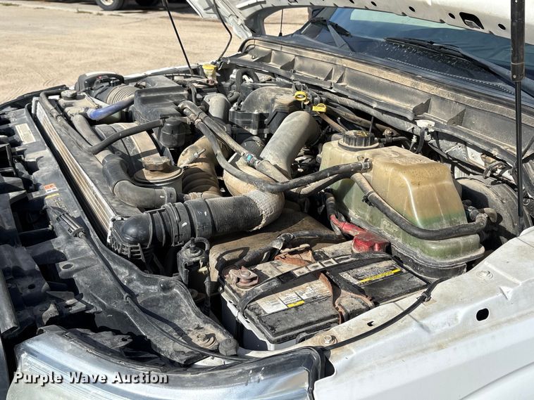 image for item EC8040 2013 Ford F350 Super Duty Crew Cab pickup truck