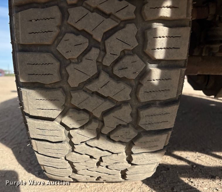 image for item EC8040 2013 Ford F350 Super Duty Crew Cab pickup truck