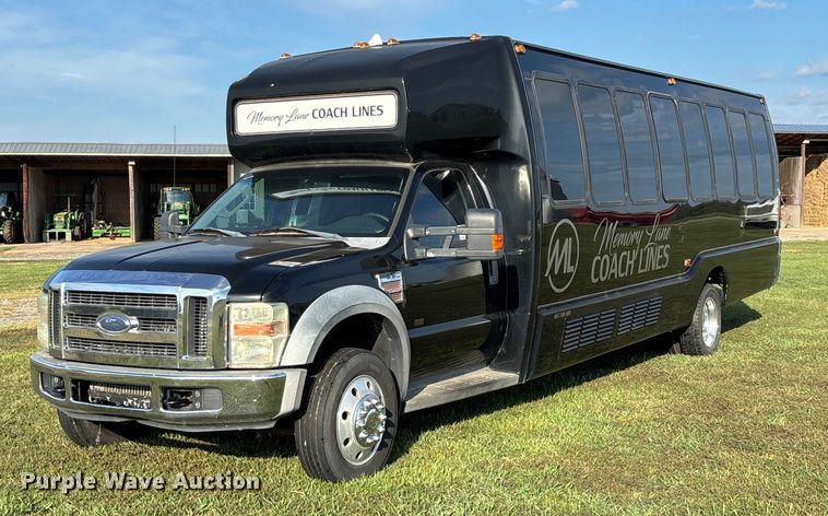 image for item ED2260 2008 Ford F-550 shuttle bus