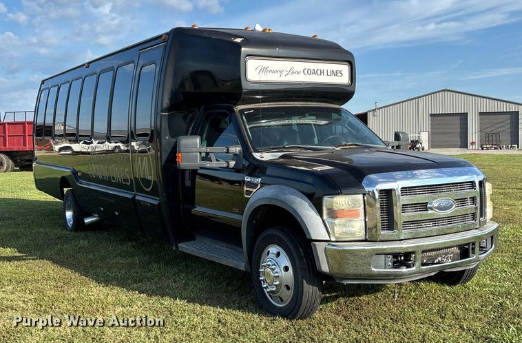 image for item ED2260 2008 Ford F-550 shuttle bus