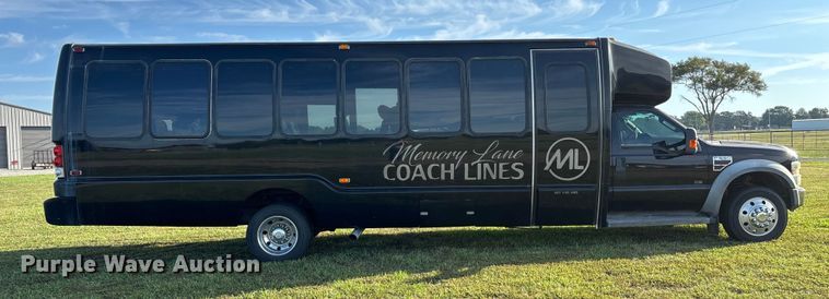 image for item ED2260 2008 Ford F-550 shuttle bus