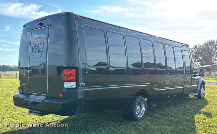 image for item ED2260 2008 Ford F-550 shuttle bus