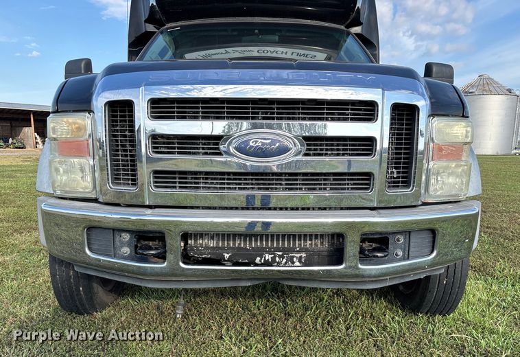 image for item ED2260 2008 Ford F-550 shuttle bus