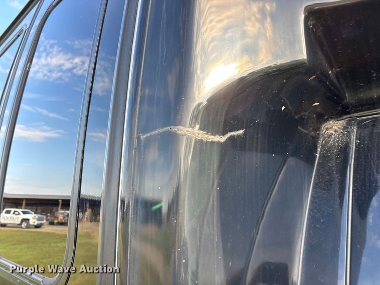 image for item ED2260 2008 Ford F-550 shuttle bus