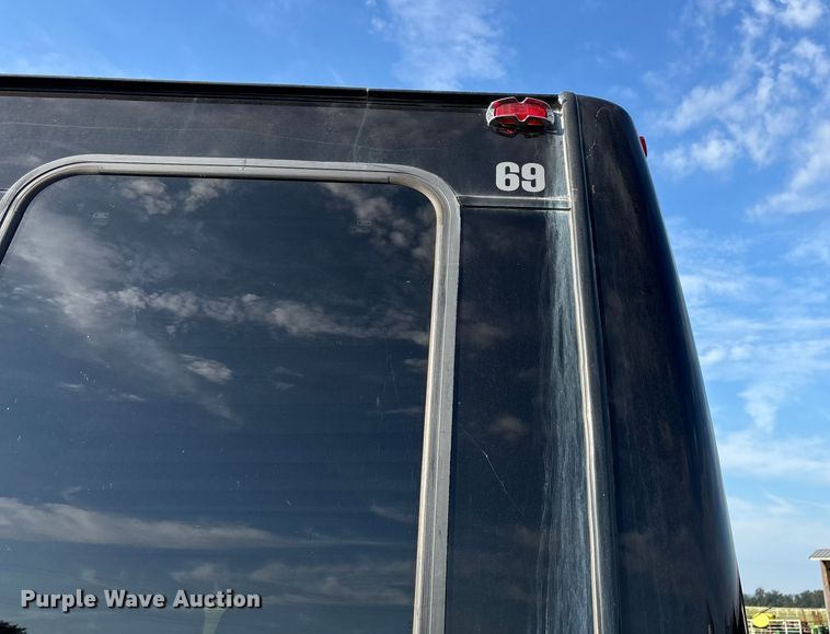 image for item ED2260 2008 Ford F-550 shuttle bus