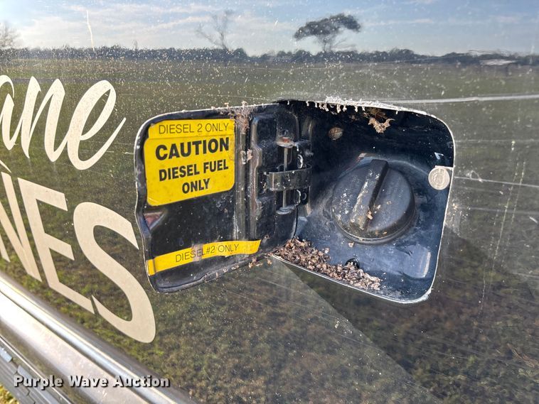 image for item ED2260 2008 Ford F-550 shuttle bus