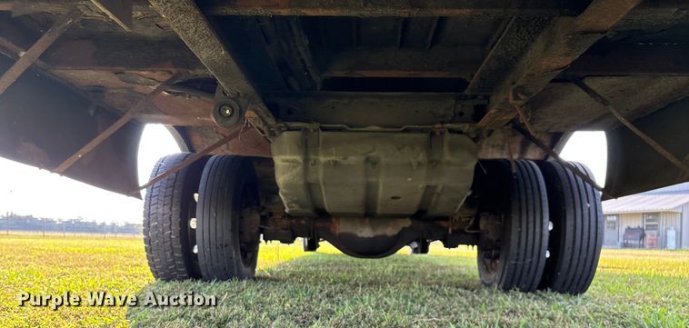 image for item ED2260 2008 Ford F-550 shuttle bus