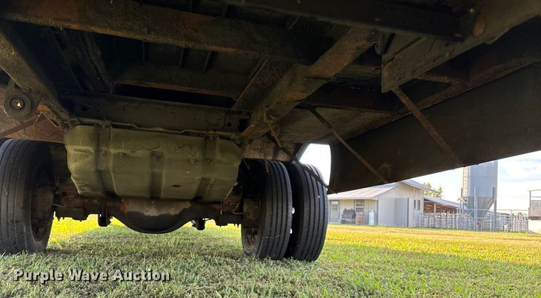 image for item ED2260 2008 Ford F-550 shuttle bus