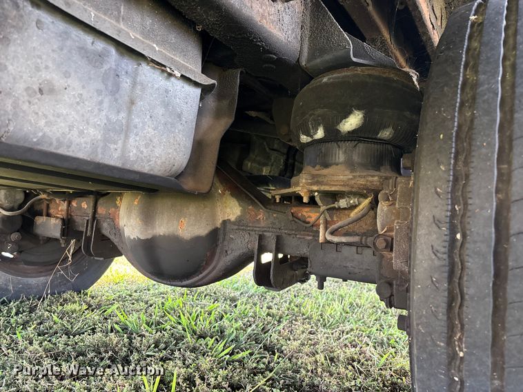 image for item ED2260 2008 Ford F-550 shuttle bus