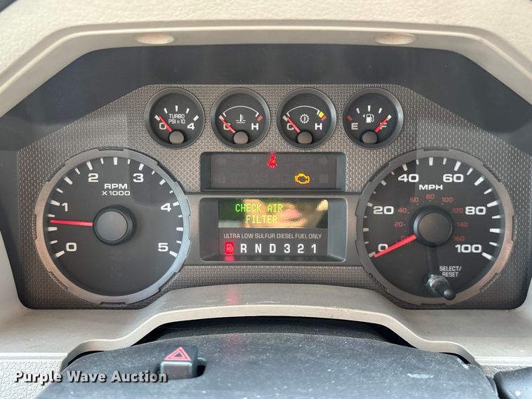 image for item ED2260 2008 Ford F-550 shuttle bus