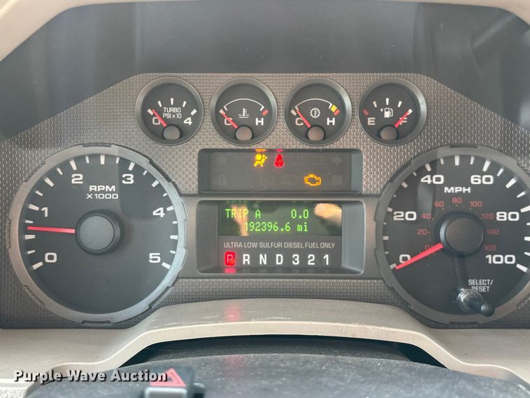 image for item ED2260 2008 Ford F-550 shuttle bus