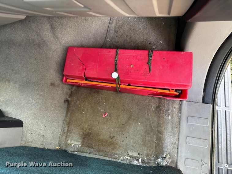 image for item ED2260 2008 Ford F-550 shuttle bus