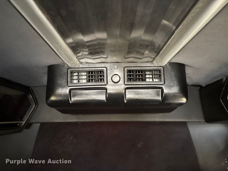 image for item ED2260 2008 Ford F-550 shuttle bus