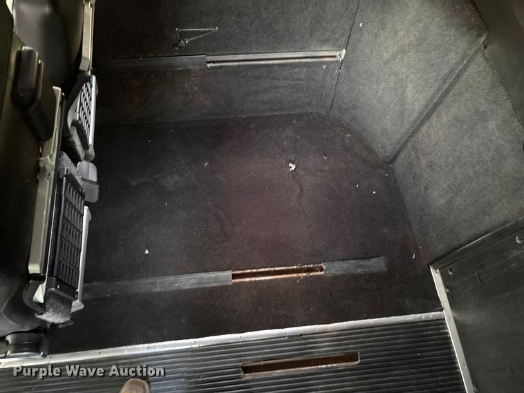 image for item ED2260 2008 Ford F-550 shuttle bus