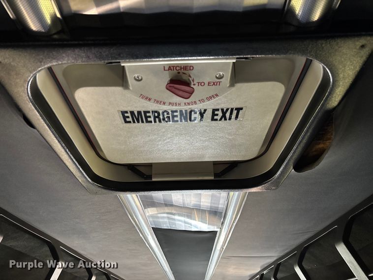 image for item ED2260 2008 Ford F-550 shuttle bus