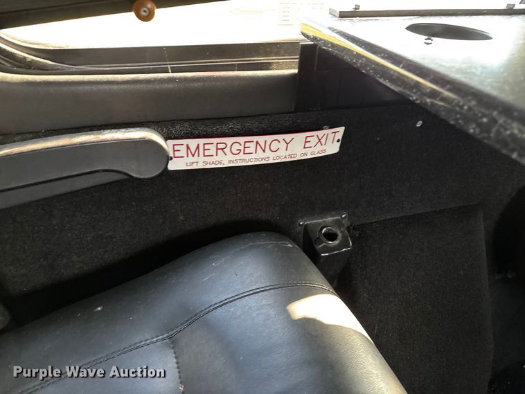 image for item ED2260 2008 Ford F-550 shuttle bus