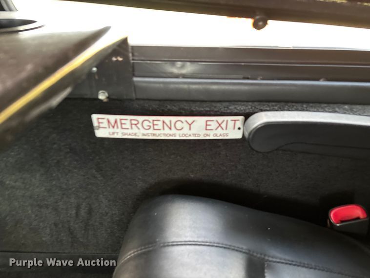 image for item ED2260 2008 Ford F-550 shuttle bus