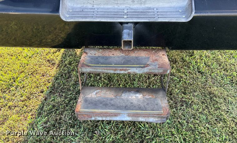 image for item ED2260 2008 Ford F-550 shuttle bus