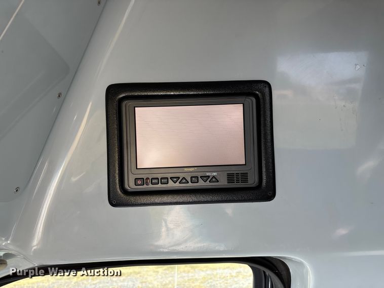 image for item ED2260 2008 Ford F-550 shuttle bus