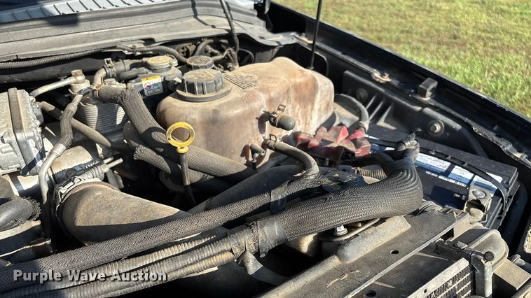 image for item ED2260 2008 Ford F-550 shuttle bus