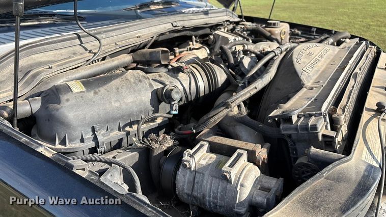 image for item ED2260 2008 Ford F-550 shuttle bus