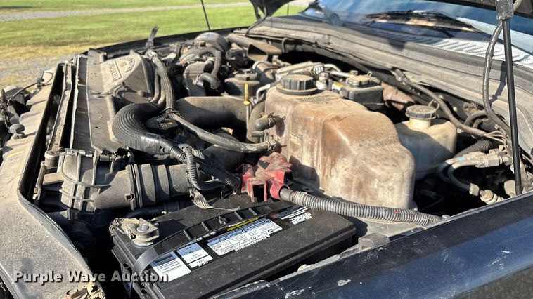 image for item ED2260 2008 Ford F-550 shuttle bus