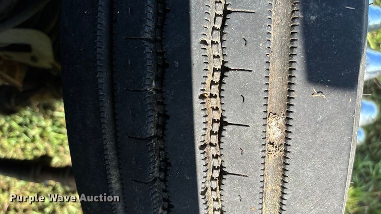 image for item ED2260 2008 Ford F-550 shuttle bus