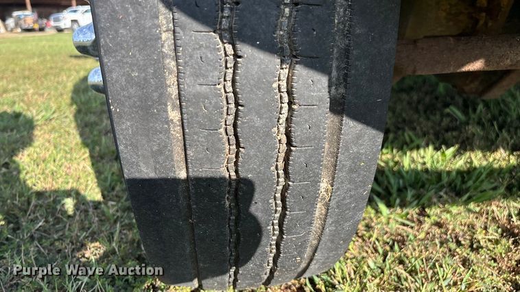 image for item ED2260 2008 Ford F-550 shuttle bus