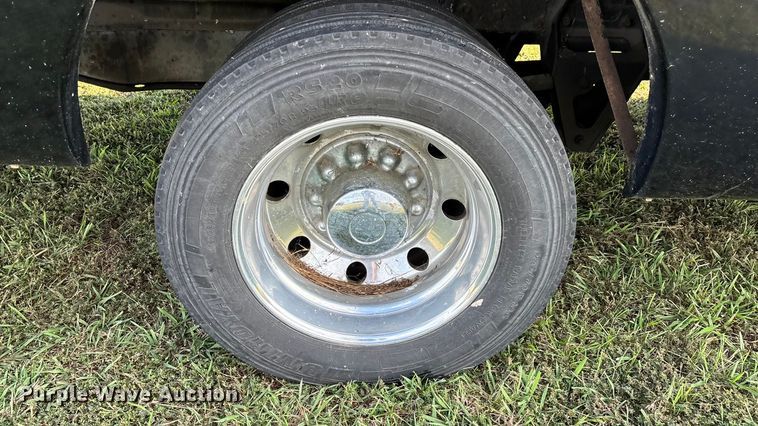 image for item ED2260 2008 Ford F-550 shuttle bus