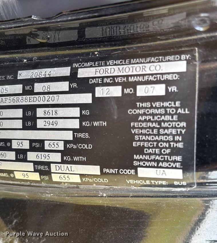 image for item ED2260 2008 Ford F-550 shuttle bus