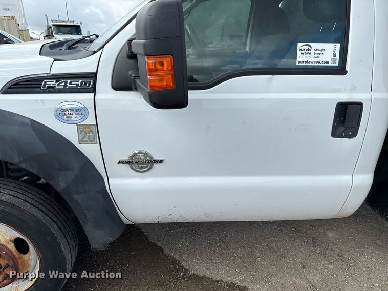 image for item ED5777 2016 Ford F450 Super Duty XL flatbed truck