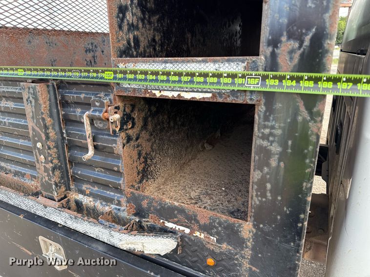 image for item ED5777 2016 Ford F450 Super Duty XL flatbed truck