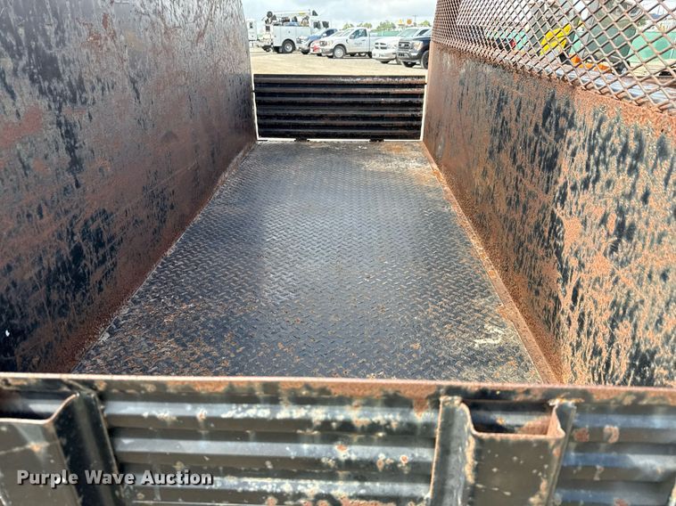 image for item ED5777 2016 Ford F450 Super Duty XL flatbed truck