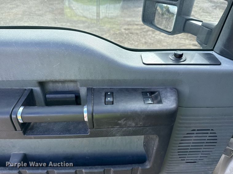 image for item ED5777 2016 Ford F450 Super Duty XL flatbed truck