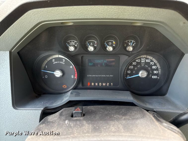 image for item ED5777 2016 Ford F450 Super Duty XL flatbed truck