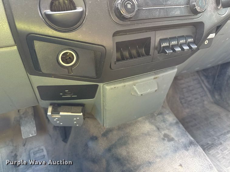 image for item ED5777 2016 Ford F450 Super Duty XL flatbed truck