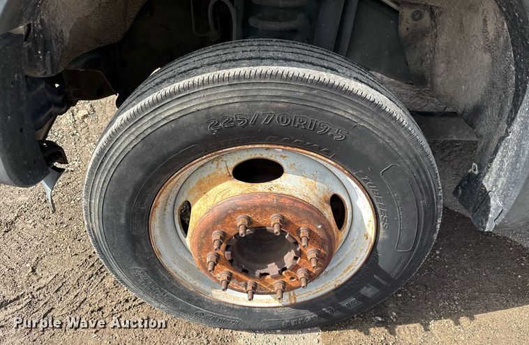 image for item ED5777 2016 Ford F450 Super Duty XL flatbed truck