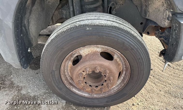 image for item ED5777 2016 Ford F450 Super Duty XL flatbed truck