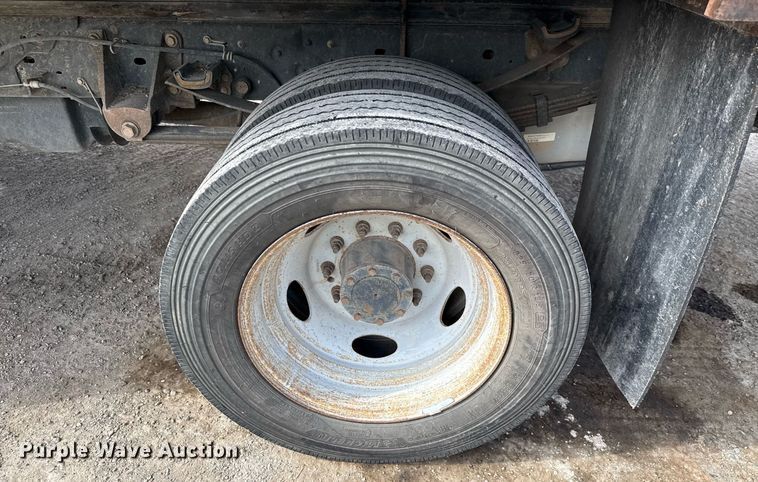 image for item ED5777 2016 Ford F450 Super Duty XL flatbed truck