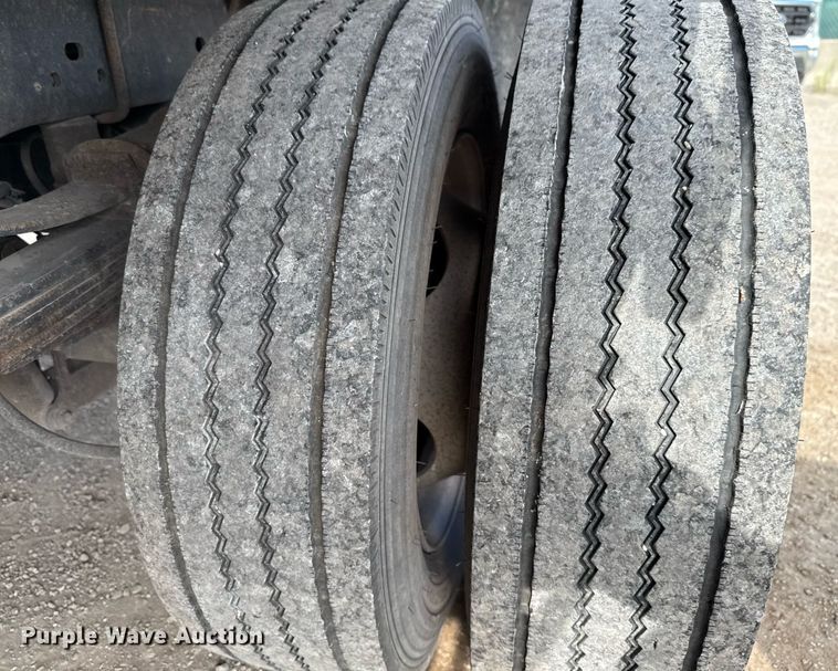 image for item ED5777 2016 Ford F450 Super Duty XL flatbed truck