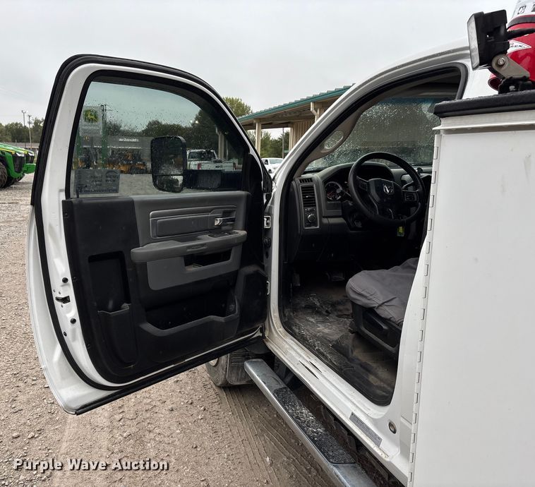 image for item EE4049 2018 RAM 5500 utility / service truck