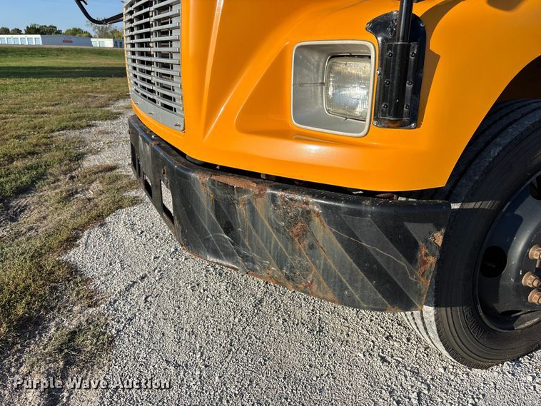 image for item EE4074 2003 Freightliner FS65 school bus