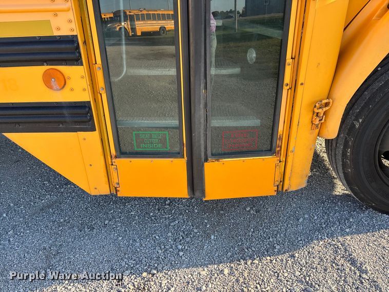 image for item EE4074 2003 Freightliner FS65 school bus