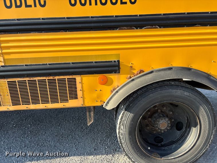 image for item EE4074 2003 Freightliner FS65 school bus