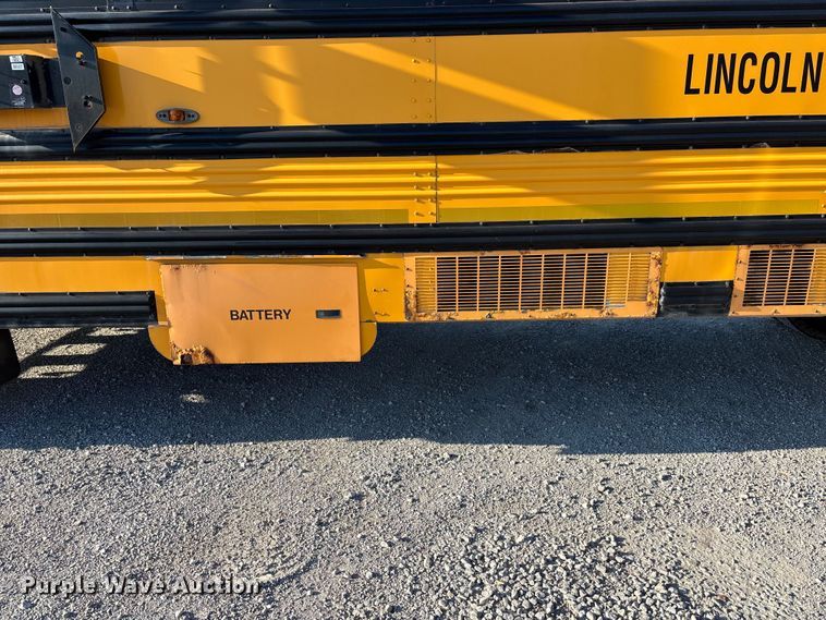 image for item EE4074 2003 Freightliner FS65 school bus