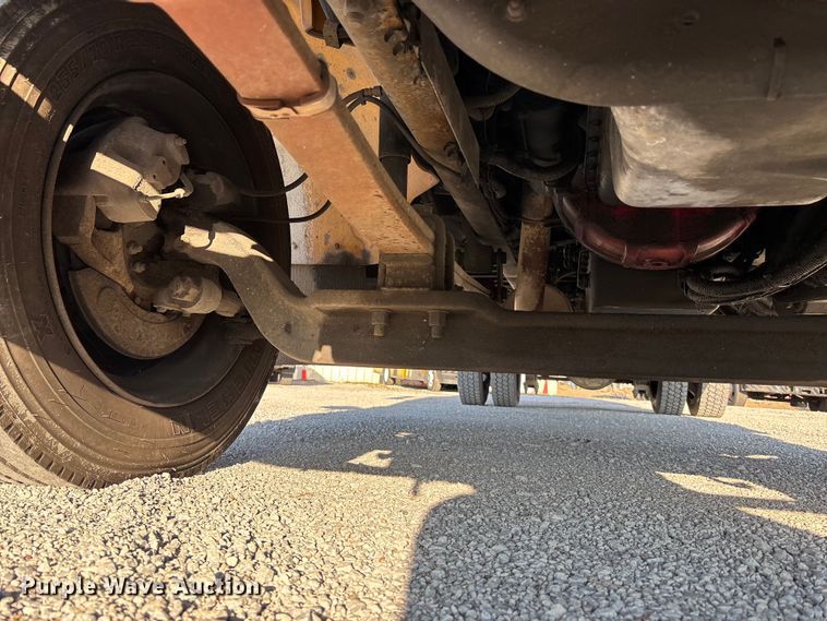 image for item EE4074 2003 Freightliner FS65 school bus